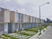 HERMOSA CASA DE DOS PISOS CERCA DE VÍAS DE COMUNICACIÓN,...