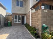 Hermosa casa de dos pisos cercana Av. Gabriela