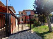 Hermosa Casa de Dos Pisos completamente solida, 3...