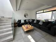 Hermosa Casa de Dos Plantas en las Vilas