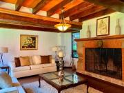 Elegancia y Calidez en Bosques de las Lomas: Casa...