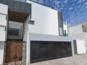 Hermosa Casa de Recuperación Bancaria Ubicada en San...