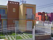 HERMOSA CASA DE REMATE BANCARIO EN CALLE JARDÍN DE LAS...