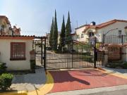 HERMOSA CASA DE REMATE BANCARIO EN CALLE PALOMA TÓRTOLA,...