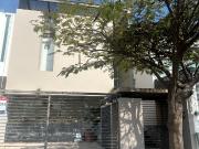 Hermosa casa de tres niveles/ Zona Alamos