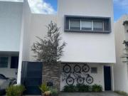 Hermosa Casa de Venta en Solares