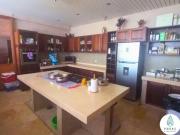 Hermosa casa del campo, de material noble y tiene casa...