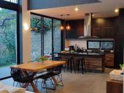 RESIDENCIA CON VISTA INCREIBLE Y ALBERCA