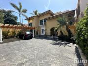 HERMOSA CASA EN ALQUILER CON 4 DORMITORIOS Y BUEN JARDIN...