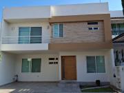 Hermosa CASA en CENTRO SUR