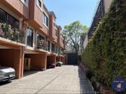 HERMOSA CASA EN CONDOMINIO EN EL CORAZÓN DE LA COLONIA...