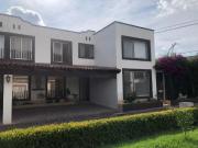 HERMOSA CASA EN CONDOMINIO EN ZONA EXCLUSIVA