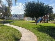 HERMOSA CASA EN CONDOMINIO FRENTE AL PARQUE