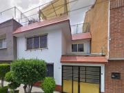 hermosa casa en Constitución de 1917. Excelente...