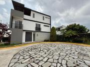 ¡HERMOSA CASA EN EL CAMPESTRE, CON INCREIBLE VISTA AL...