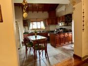 HERMOSA CASA EN ESQUINA EN BARRIO VILLA DEL PARQUE