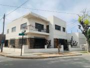Hermosa casa en esquina, Santa Marina Sur