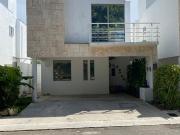 Hermosa casa en Fracc. Bali 1