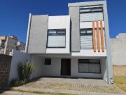 HERMOSA CASA EN FRACC. LA MEZZA EN CHOLULA