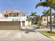 HERMOSA CASA EN FRACCIONAMIENTO BUGAMBILIAS ZAPOPAN...