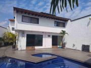 Hermosa casa en fraccionamiento, Zona Dorada Cuernavaca...