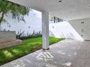 HERMOSA CASA EN GRAND JURIQUILLA JARDIN