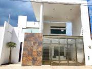 HERMOSA CASA EN JARDINES DE PENSIONES AMUEBLADA O SIN...