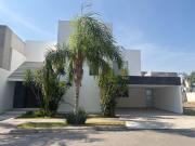 HERMOSA CASA EN LAS VILLAS ! SUPER PRECIO!