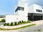 ¡Hermosa Casa En Monterrey! No Pierdas Esta Gran...