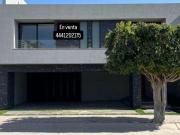 CASA NUEVA EN VENTA, EXCELENTE UBICACION EN AVENIDA...