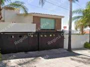 HERMOSA CASA EN RECUPERACIÓN BANCARIA