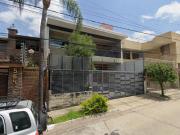 Hermosa casa en remate bancario, ubicada en Asirios...