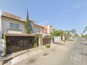 HERMOSA CASA EN REMATE, FOVISSSTE 100, FLUVIAL VALLARTA,...