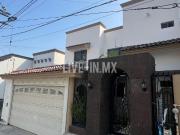 Hermosa casa en renta cumbres 6 sector