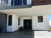 Hermosa casa en Renta en Altara