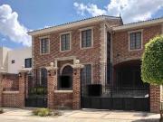 HERMOSA CASA EN RENTA EN CAÑADA DEL REFUGIO NORTE DE 4...