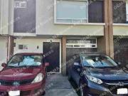 HERMOSA CASA EN RENTA EN PASEO ARBOLEDA, FRENTE A...