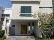 HERMOSA CASA EN RENTA EN SOLARES COTO 6