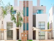 ¡HERMOSA CASA EN RESIDENCIAL BALI, PLAYA DEL CARMEN!