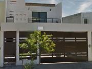 HERMOSA CASA EN RESIDENCIAL ESMERALDA, COLIMA