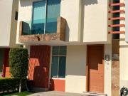 HERMOSA CASA EN RESIDENCIAL NUEVA GALICIA