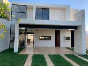 Hermosa casa en Temozón, privada Soluna