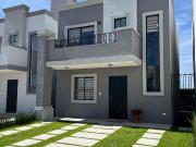 HERMOSA CASA EN VENTA! 3 RECAMARAS EN PRIVADA EXCLUSIVA...