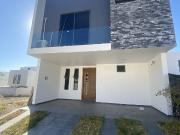 Hermosa casa en venta Capital Norte coto Galarza Zapopan...