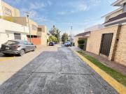 HERMOSA CASA EN VENTA CON JARDIN EN PARQUES DE LA HERRADURA