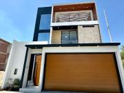 HERMOSA CASA EN VENTA CON PISCINA URB.RESIDENCIAL...