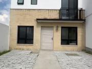 HERMOSA CASA EN VENTA CON ROOF TOP EN ZIBATA EL MARQUES...