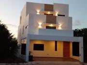 Hermosa casa en VENTA con ubicación privilegiada...