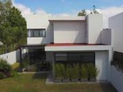 Hermosa Casa en Venta DE LUJO EN CIUDAD BUGAMBILIAS...