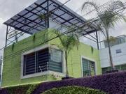 HERMOSA CASA EN VENTA DE REMATE EN JARDINES DE...